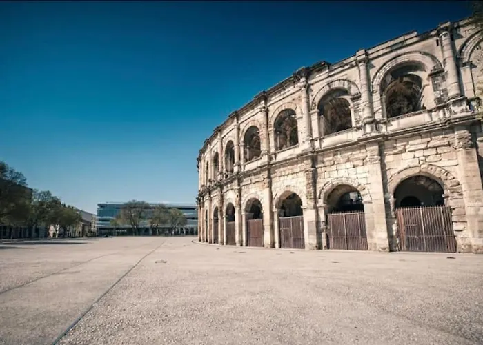 Le Contemporain-2 Chambres-vue Eglise Saint Paul